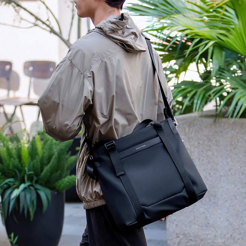 TechSafe: The multifunctional Messenger Bag with Simple Design - Image 3