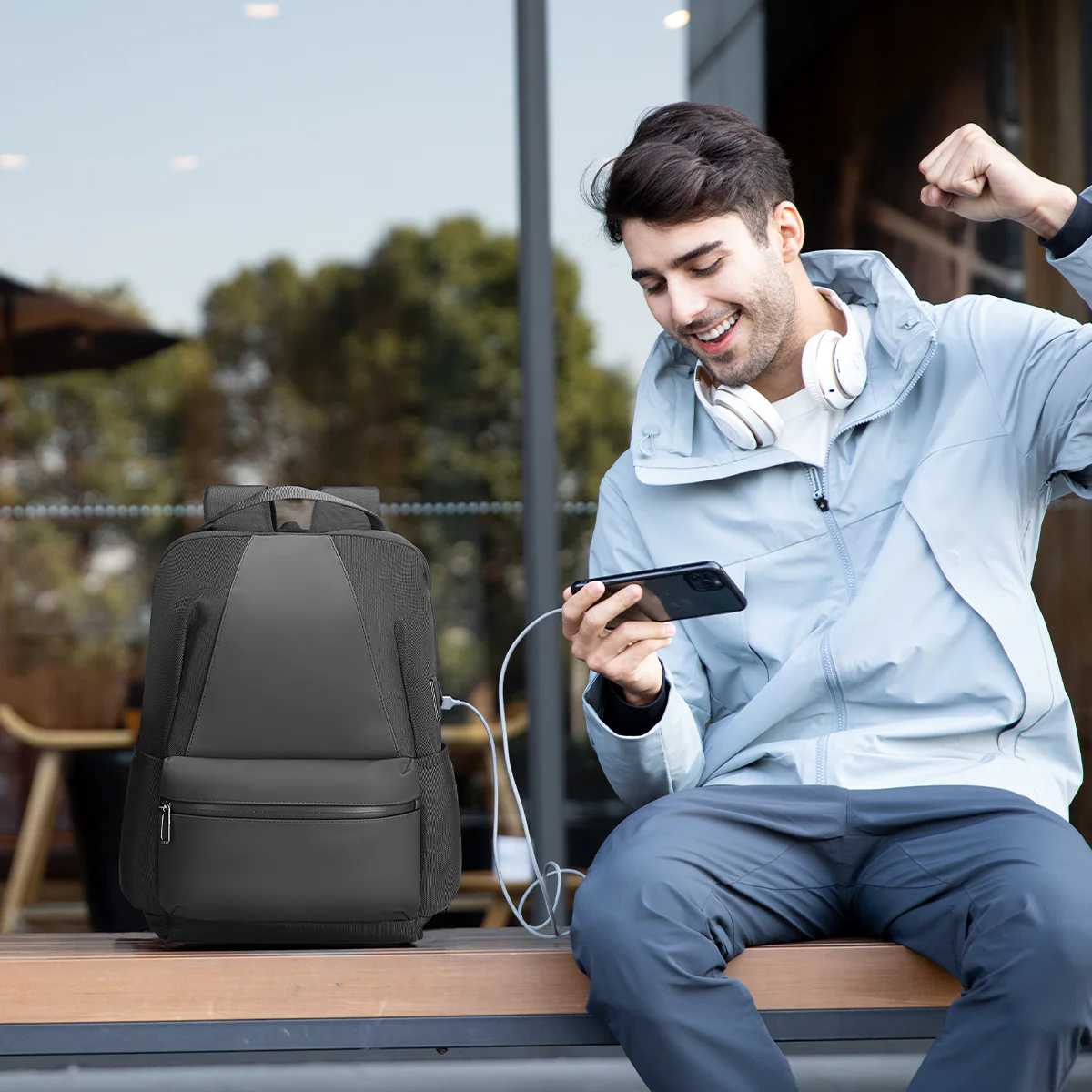 Softologic II: Lightweight Stylish Technologically Advanced Water-Repellent Backpack - Image 4